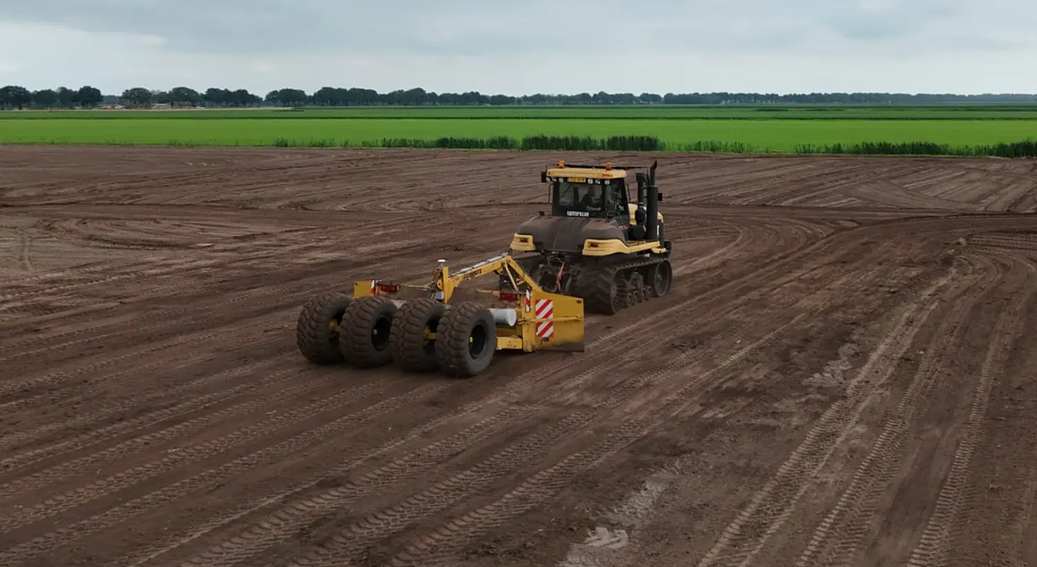 Kilveren met caterpillar